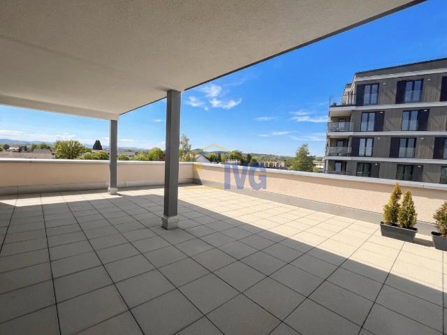 Berg und Weitblick über den Dächern von Leutkirch Penthousewohnung mit großer Dachterrasse zu verkaufen!