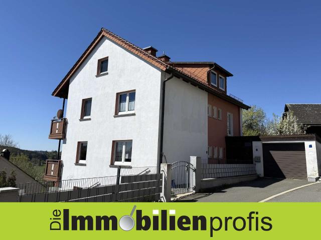 Berg: 1 2 Familienhaus Nähe A 9