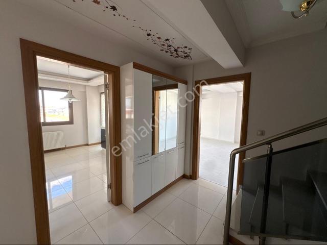 Bergama Maltepe’de Merkezi Konumda Kiralık Dubleks Daire