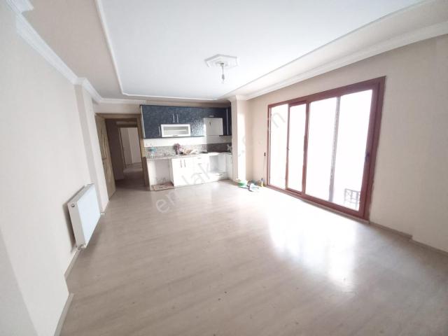Bergama Maltepe Mah Şehir Merkezinde Kantar Garajı Mevki Doğalgazlı Ara Kat 2+1 Kiralık Daire