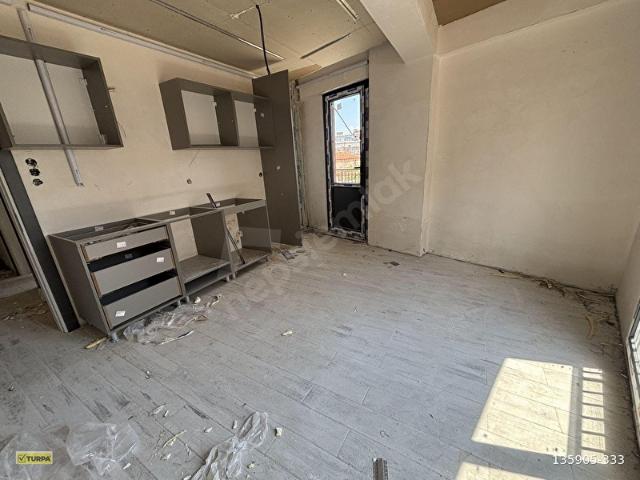 BERGAMA MERKEZDE 2+1 AÇIK MUTFAK