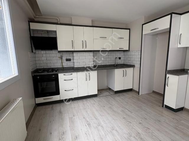 Bergama Atatürk Mahallesi'nde 1+1 Kiralık Daire