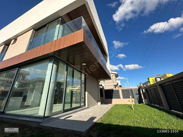 Bergama Bahçeli Evler 3+1 Satılık Villa