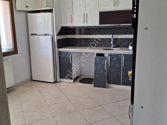 Bergama Bahçelievler Mah Doğalgazlı Kapalı Mutfak 3+1 Geniş Kiralık Daire