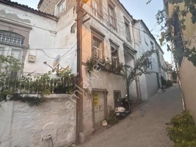 Bergama Da Rumeli Mimarisini Yansıtan 4+1 Teraslı Müstakil Yapı