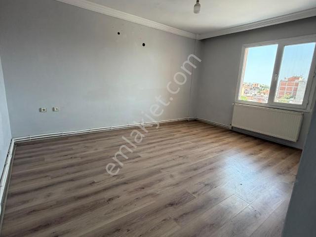 Bergama Şehir Merkezinde 165 M² Geniş Ve Ferah Daire!