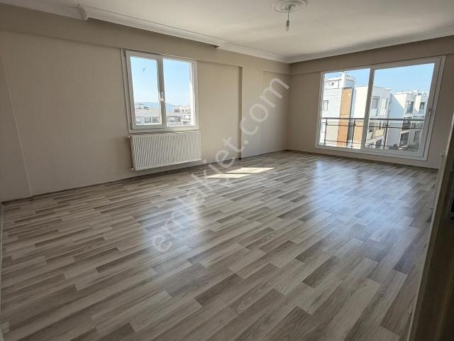 Bergama Fatih Mahallesinde Prestijli 165 M2 4+1 Fırsatı