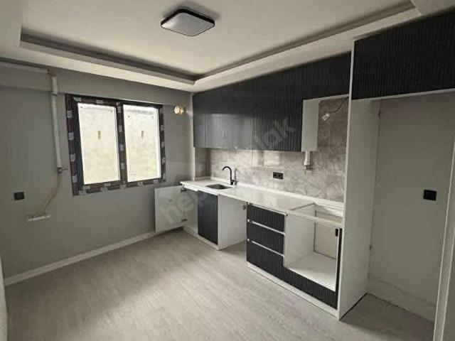 BERGAMA GAZİOSMANPAŞA SATILIK 2+1 KAPALI MUTFAK
