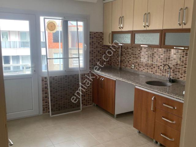 Bergama Gaziosmanpaşa Mah Doğalgazlı Kapalı Mutfak 2+1 Geniş Kiralık Daire