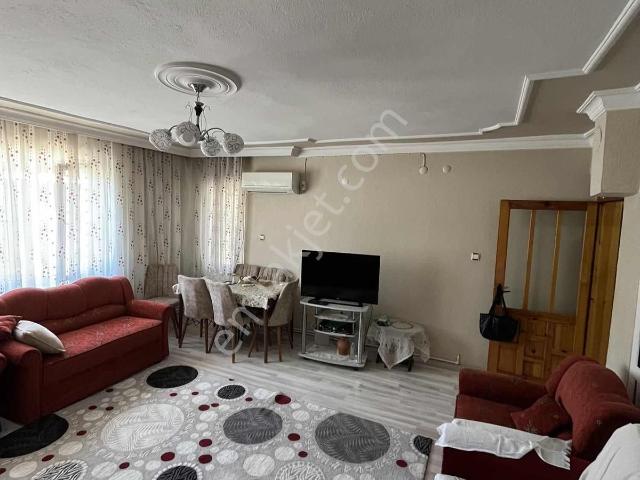 Bergama İnkılap Mah Çarşı Merkezde 2+1 Kiralık Eşyalı Daire