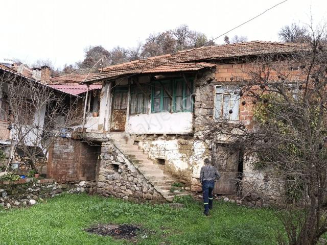Bergama Karalar Köyünde Oturmaya Hazır Bahçeli 2+1 Müstakil Ev