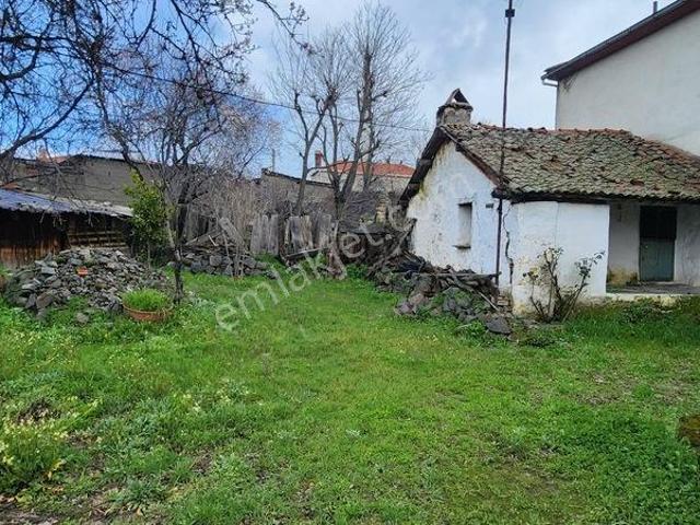 Bergama Kozak Aşağıbey Bahçeli Köy Evi Ve Arsa Satılık