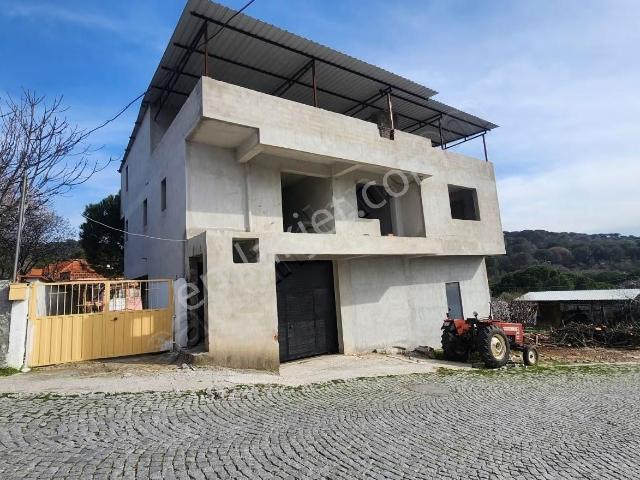 Bergama Kozak Kaplan Köyünde Satılık Hisseli Arsa