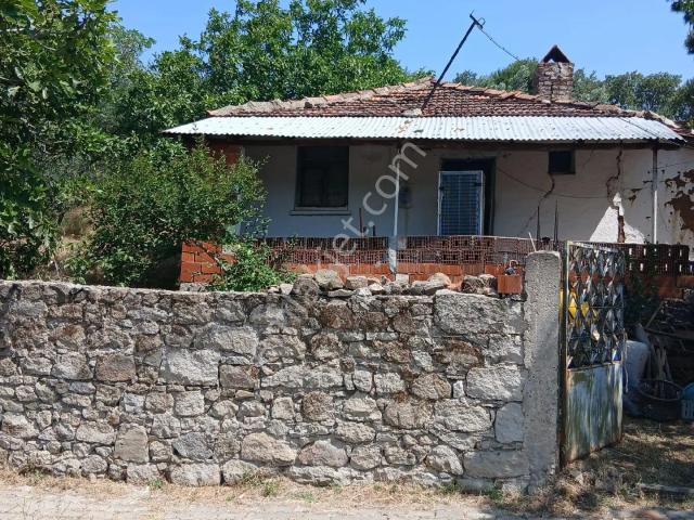Bergama Çürükbağ Mahallesinde Satılık Köy Evi