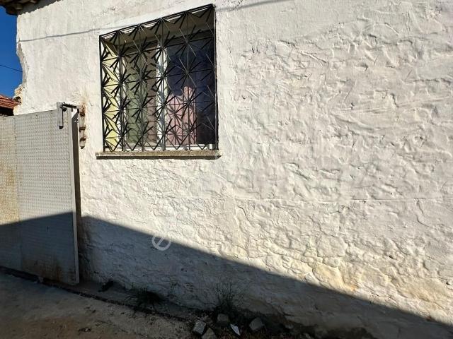 Bergama Zeytindağ Köyü 230 M Arsa İçinde Bahçeli Müstakil Ev