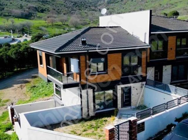 Bergama'da Modern Mimari Ve Lüksün Buluştuğu Satılık Sıfır Villa
