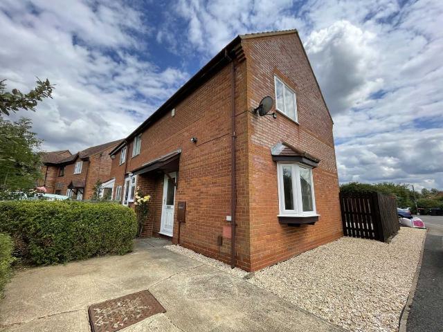 Bergamot Gardens, Milton Keynes MK7, 2 bed end terrace house to rent, £1,250 pcm | PrimeLocation
