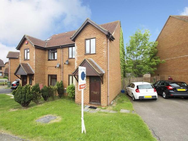 Bergamot Gardens, Walnut Tree MK7, 3 bed semi detached house to rent, £1,450 pcm | PrimeLocation