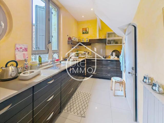 Bergerac: Maison bourgeoise 7 pièces de 216m² avec cour 216m² Bergerac