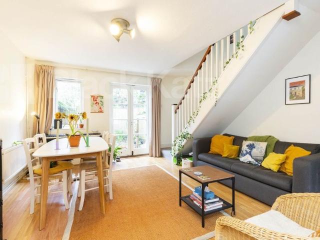Bergholt Mews, Camden NW1, 2 bed flat to rent, £2,817 pcm | PrimeLocation