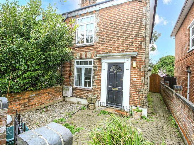 Bergholt Road, Colchester, Essex CO4, 2 bed semi detached house to rent, £1,350 pcm | PrimeLocation