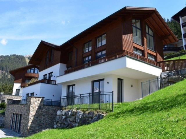 Bergpanorama Deluxe – großzügiges Chalet mit Pool, Wellnessbereich und Lift in Bad Gastein