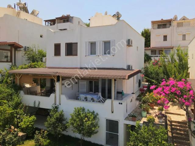 Beril Sitesi'nde Teraslı | Deniz Manzaralı | İkiz Müstakil Ev
