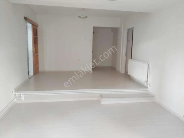 Berk Emlak'tan Irmak Mah. Site İçi Kiralık 3+1 Daire