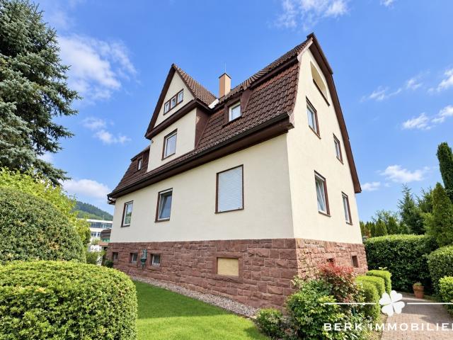 BERK Immobilien – Charaktervolles Wohnhaus mit großem Garten in zentraler Lage von Amorbach