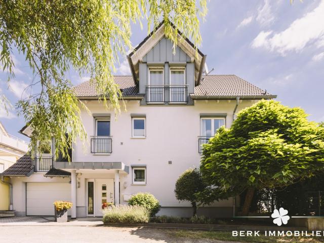 BERK Immobilien Großzügiges Einfamilienhaus mit Wintergarten, Weitblick und vielseitigem Raumangebot