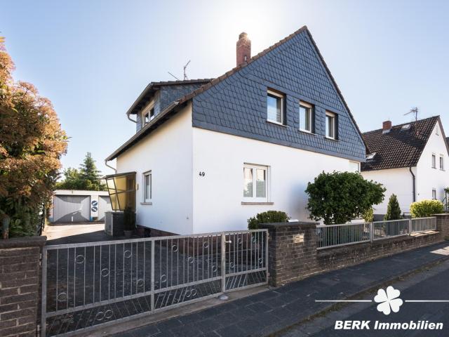BERK Immobilien – Großzügiges 1 2 Familienhaus in begehrter Lage von Babenhausen