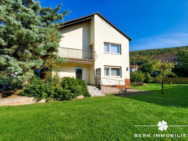BERK Immobilien – Ein Haus zum Verlieben: Einfamilienhaus mit Charme und viel Platz in Klingenberg/Röllfeld