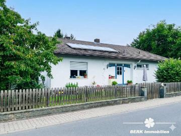 BERK Immobilien Leben in Grünen: Charmantes Einfamilienhaus mit großem Garten in Lützelbach