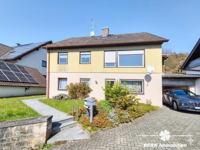 BERK Immobilien Leben mit Aussicht: idyllisch gelegenes Ein bis Zweifamilienhaus mit ELW in Sulzbach Soden