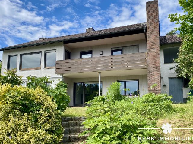 BERK Immobilien Wohnen mit Weitblick und großem Garten in Grünmorsbach