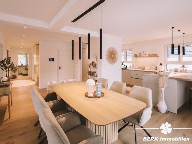 BERK Immobilien – Top modernisiertes Einfamilienhaus mit Einliegerwohnung und Ausbaureserve