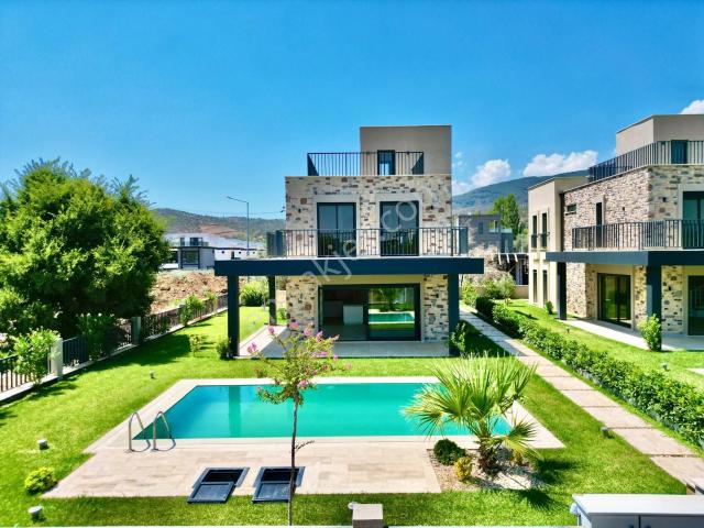 Berkay Demirel'den Gürede Havuzlu Bahçeli Lüks 4+1 Müstakil Villa