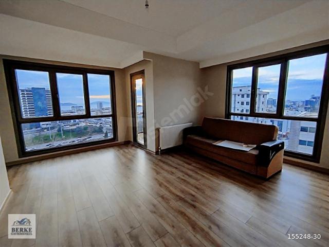 BERKE'DEN Deniz ve adalar manzaralı metroya yakın 5+2 dubleks