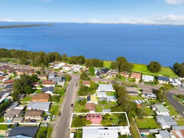 Berkeley Vale, 6 Platypus Road