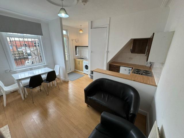 Berkeley View, Harehills, Leeds, LS8 3RR 33529 sbliving | sbliving