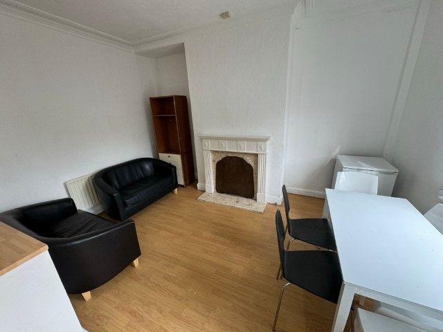 Berkeley View, Harehills, Leeds, LS8 3RR