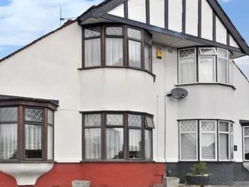 Berkeley Avenue, London, IG5 0UW, United Kingdom | 3 bed duplex for rent #137838094 | Rentberry