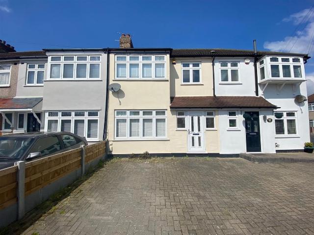 Berkeley Avenue, Romford RM5, 3 bed terraced house to rent, £2,100 pcm | PrimeLocation