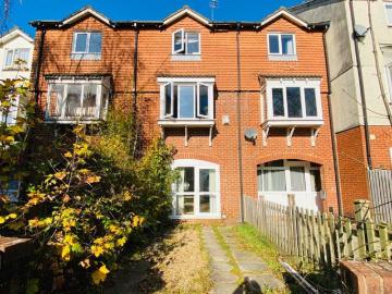 Berkeley Close, Southampton SO15, 4 bed town house to rent, £1,993 pcm | PrimeLocation
