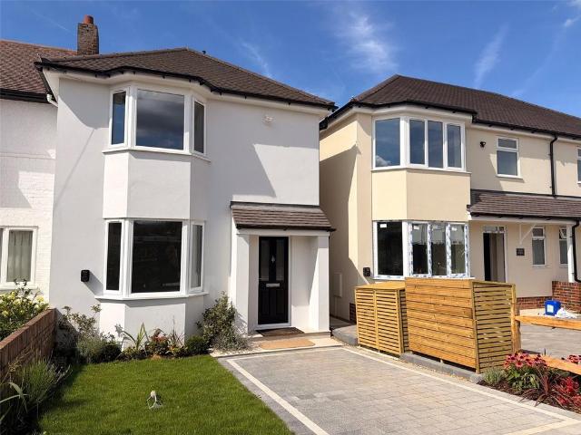 Berkeley Drive, West Molesey, Surrey. 3 bed semi detached house to rent £3,000 pcm £692 pw