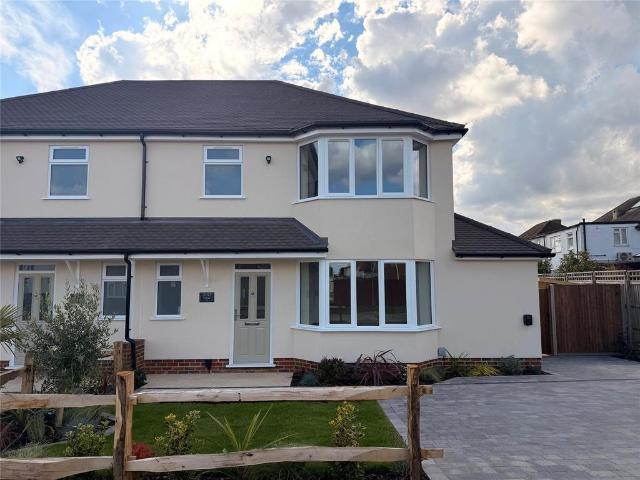 Berkeley Drive, West Molesey, Surrey. 3 bed semi detached house to rent £3,500 pcm £808 pw