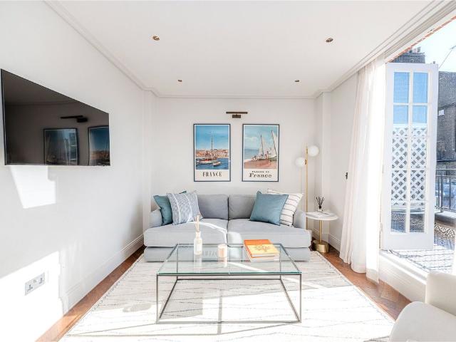 Berkeley Square, Mayfair, London W1J, 1 bed flat to rent, £4,333 pcm | PrimeLocation