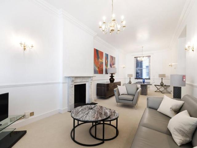 Berkeley Street, London W1J 2 bed flat to rent £6,933 pcm £1,600 pw