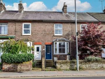 Berkhampstead Road, Chesham, HP5 2 bed house to rent £1,550 pcm £358 pw