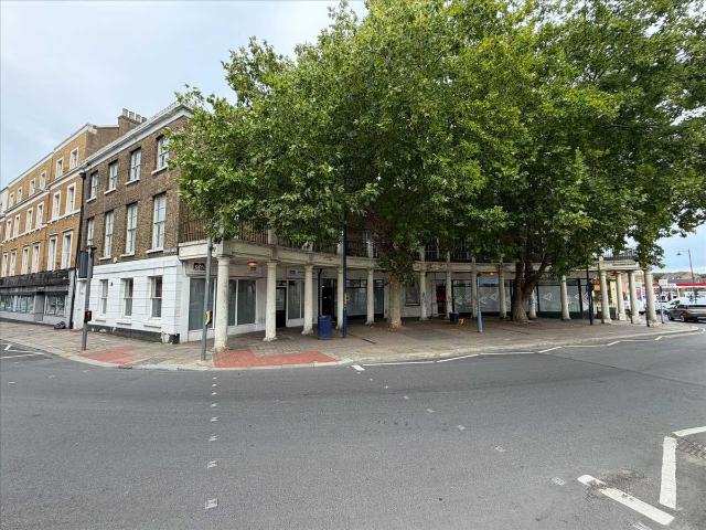 Berkley Crescent, Gravesend DA12, 1 bed flat to rent, £850 pcm | PrimeLocation